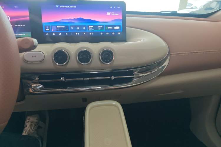 Used Wuling Bingo 2025 410 km Lingxi Deluxe Edition Audio And AC Panel