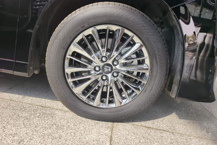 Used Toyota Vellfire 2023 Crown Dual-Engine 2.5L HV Prestige Edition
