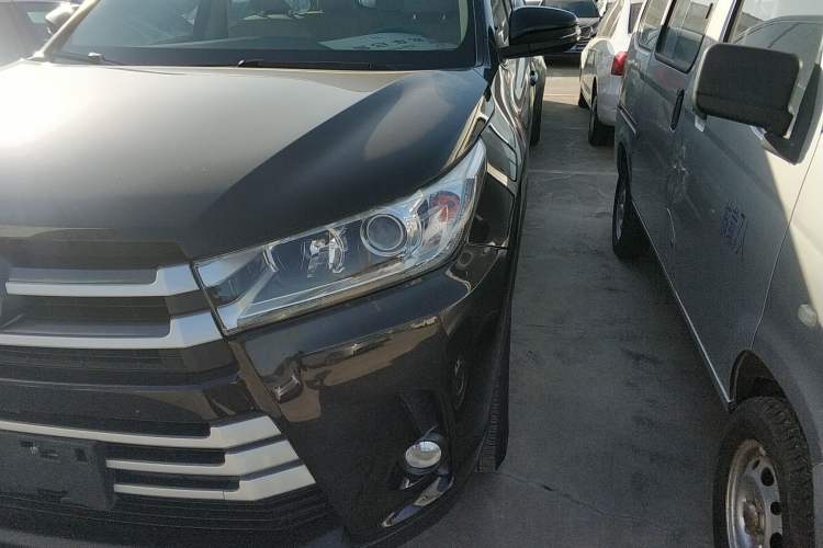Used Toyota Highlander 2018 2.0T Two-Wheel Drive Elite Edition 5 Seats Emission Standard China V
