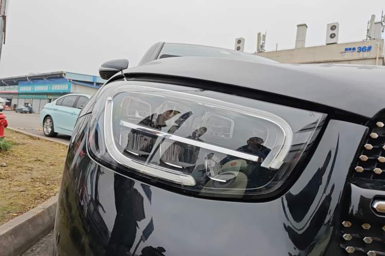 Used Mercedes-Benz GLC Coupe 2023 GLC 260 4MATIC Coupe SUV Right Front Headlight