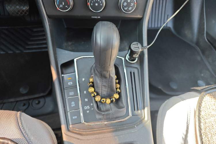 Used Volkswagen Lavida 2019 280TSI DSG Comfort Edition China VI standard Gear Lever