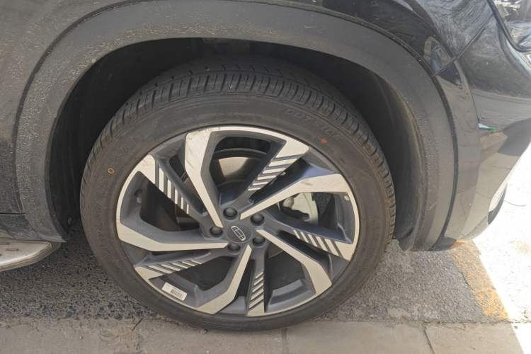 Used Geely Auto Monjaro L 2024 2.0TD High-Power Automatic Two-Wheel Drive Skyline Edition Right Front Wheel Hub