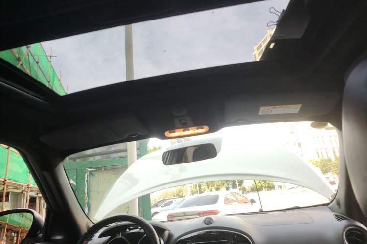 Used Infiniti ESQ 2014 1.6L Spontaneous Edition