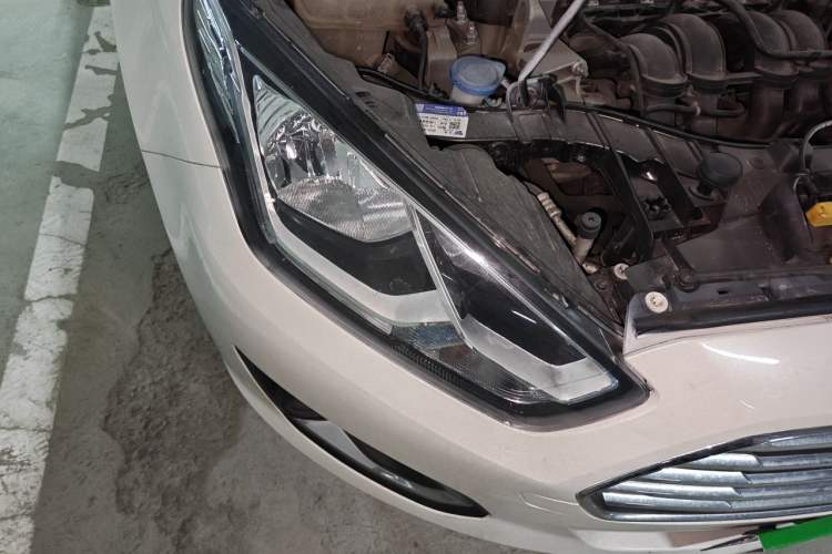 Used Ford Escort 2015 1.5L Automatic Fashion Model
