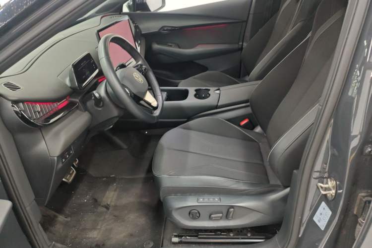 Used Volkswagen ID.UNYX 2024 Pro Long-Range Version Left Front Seat