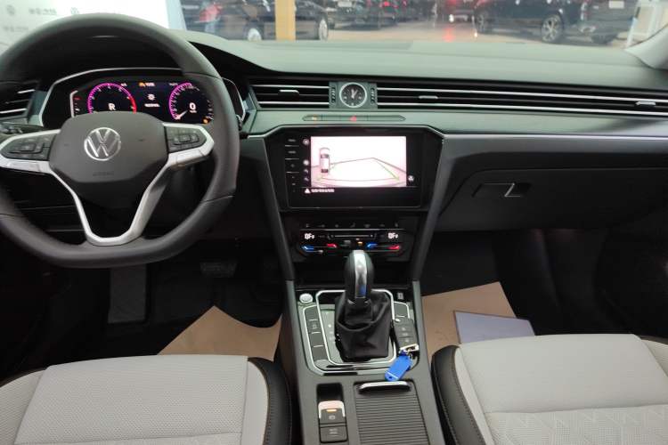 Used Volkswagen Magotan 2026 30 Million Vehicles Selected Model 380TSI DSG Luxury Edition Gear Lever