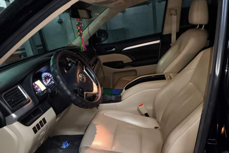 Used Toyota Highlander 2015 2.0T Four-Wheel Drive Luxury Navigation Version with 7 Seats Left Front Seat