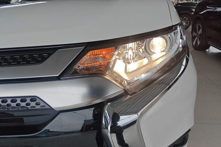 Used Mitsubishi Outlander 2021 2.0L Two-Wheel Drive Comfort Edition 5 Seats