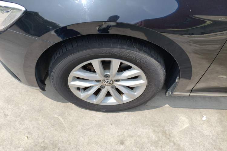 Used Volkswagen Magotan 2018 280TSI DSG Enjoyment Model Left Front Wheel Hub