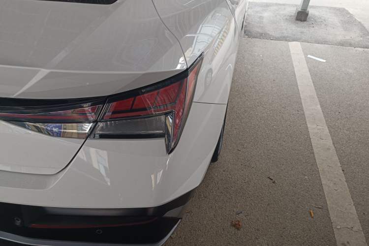 Used Hyundai Elantra 2023 1.5L CVT LUX Prestige Edition
