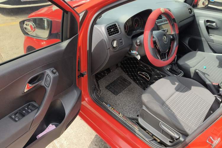 Used Volkswagen Polo 2016 1.6L Automatic Comfort Model Driver Seat