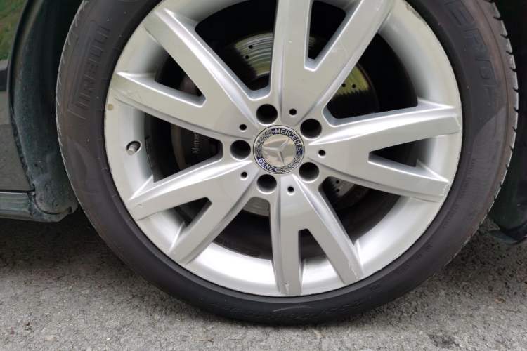 Used Mercedes-Benz CLS 2012 CLS 300 CGI Right Front Wheel Hub