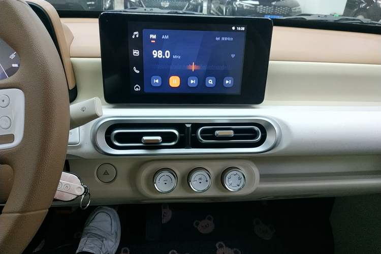 Used Wuling Hongguang MINIEV 2024 3rd Generation 215km Advanced Version Audio And AC Panel