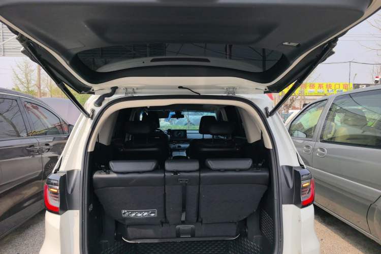 Used Honda Elysion 2022 2.0L eHEV Luxury Edition