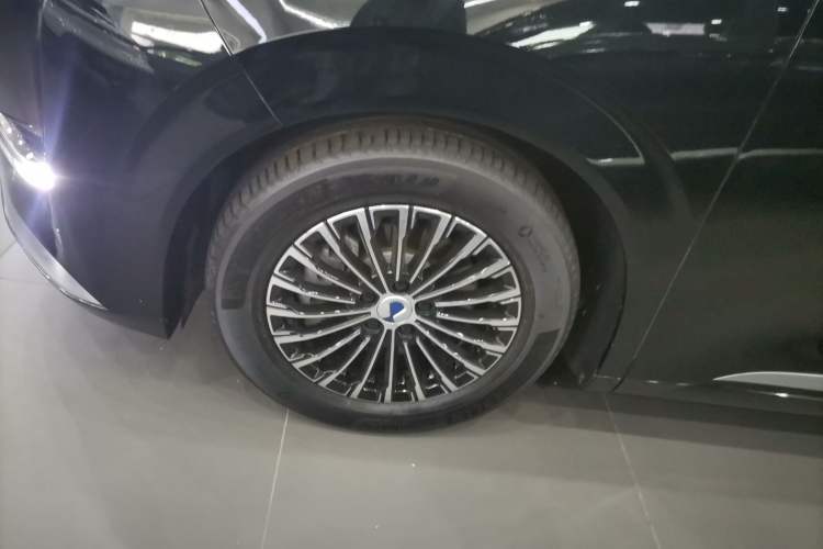 Used Denza D9 2024 DM-i 980 Four-Wheel Drive Prestige Model