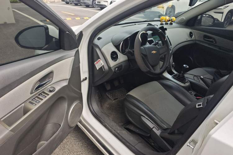 Used Chevrolet Cruze 2013 1.6L SE MT
