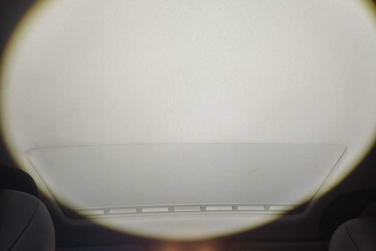 Used Roewe 350 2015 1.5L Manual Luxury Sunroof Edition
