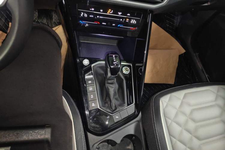 Used Volkswagen Tayron 2023 280TSI Two-Wheel-Drive Luxury Plus Advanced Version Gear Lever