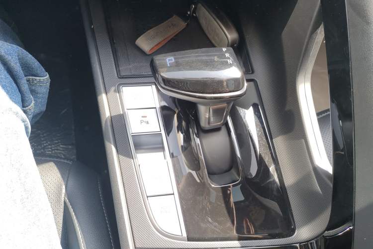 Used Hyundai Elantra 2023 1.5L CVT LUX Prestige Edition