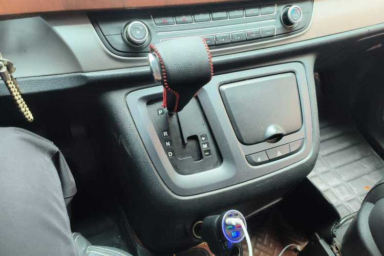 Used SAIC MAXUS G10 2016 2.0T Automatic Elite Edition