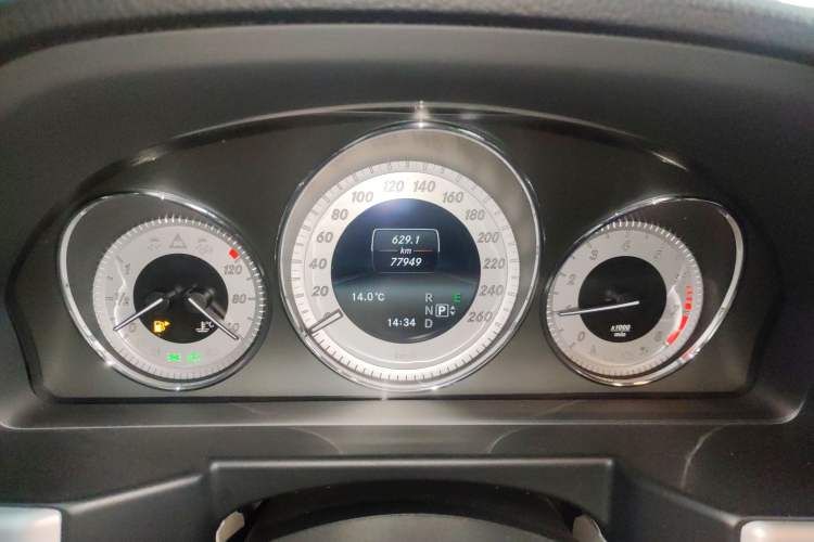 Used Mercedes-Benz GLK-Class 2013 GLK 300 4MATIC Dynamic Sunroof Model