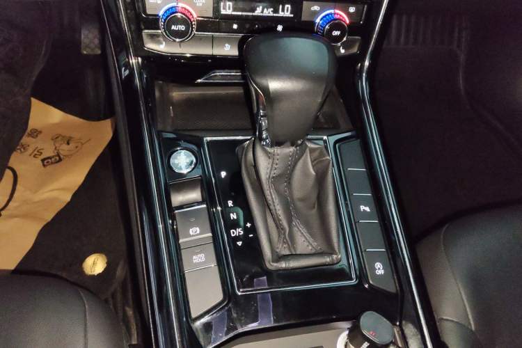 Used Volkswagen Phideon 2018 Revised Version 380TSI Two-Wheel Drive Business Edition
