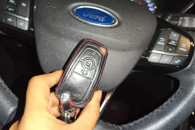 Used Ford Escape 2020 EcoBoost 245 Two-Wheel-Drive Titanium Edition
