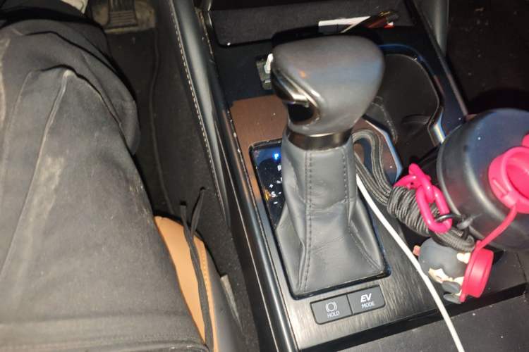 Used Lexus ES 2022 300h Deluxe Edition