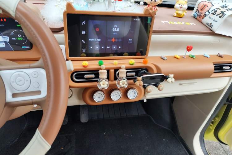 Used Wuling Hongguang MINIEV 2024 3rd Generation 215km Advanced Version