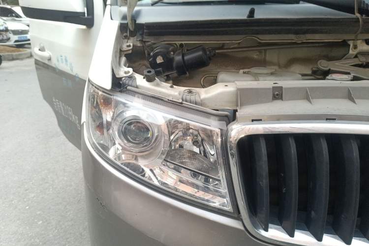 Used Jinbei Hiace X30 2021 1.5L Deluxe Edition Aluminum Wheels Two-Tone Design Central Air Conditioning MP5 Version Van China VI Standard SWC15M Right Front Headlight