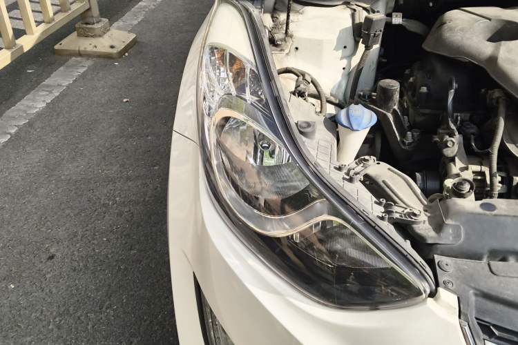 Used Hyundai Elantra (5th Generation / Langdong) 2015 1.6L Manual Leading Model Right Front Headlight