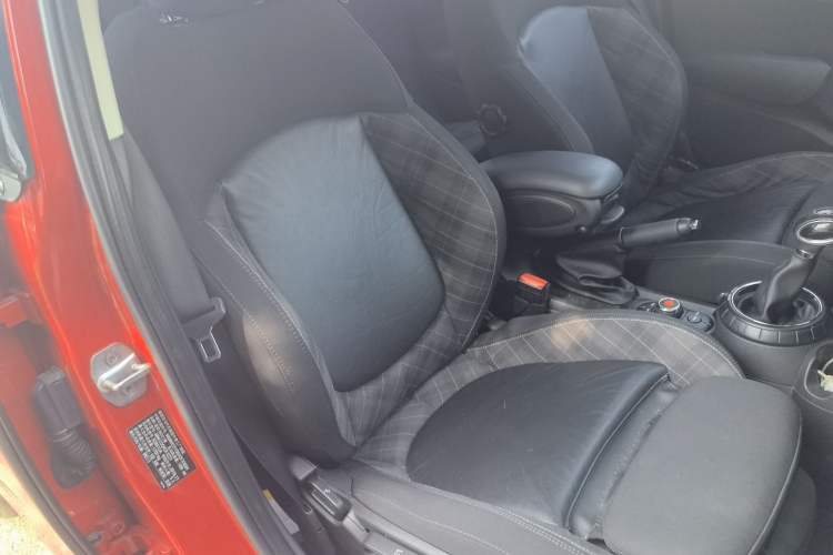 Used MINI 2016 1.5T COOPER Five-Door Edition Right Front Seat