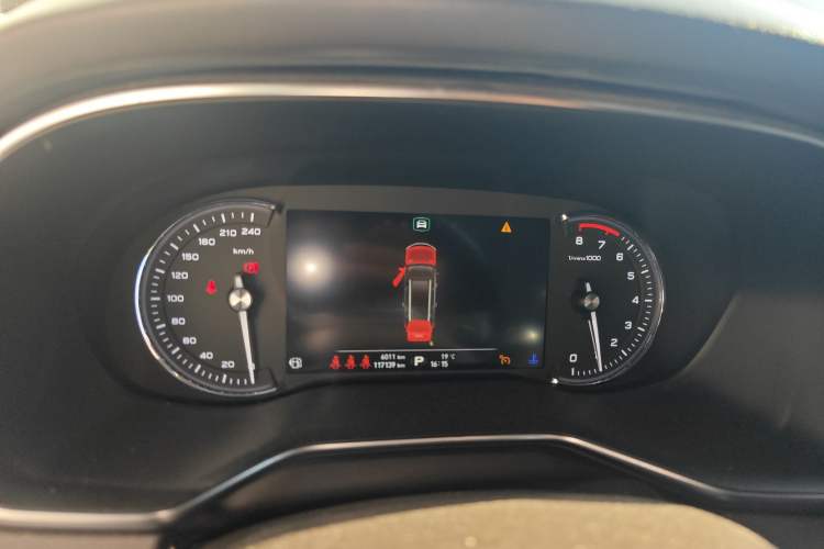 Used Roewe RX8 2018 30T Smart Connectivity Two-Wheel Drive Flagship Edition
