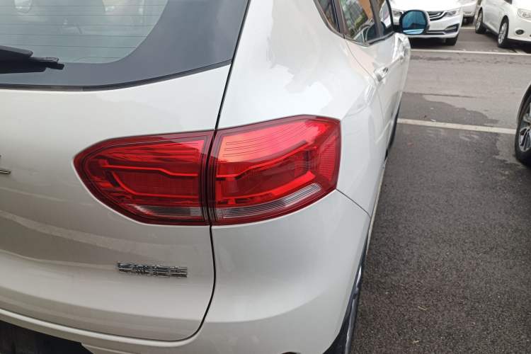 Used Haval H2s 2017 Red-Label 1.5T Manual Elite Model Right Rear Taillight