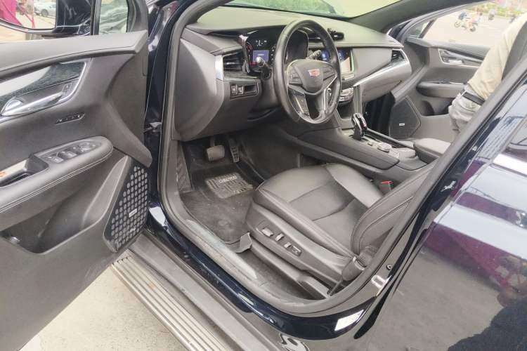 Used Cadillac XT5 2022 2.0T Two-Wheel Drive Luxury Version Driver Seat