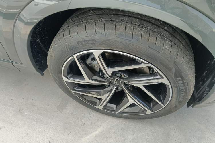 Used Audi Q6L e-tron 2026 First Launch Navigation Edition Right Front Wheel Hub