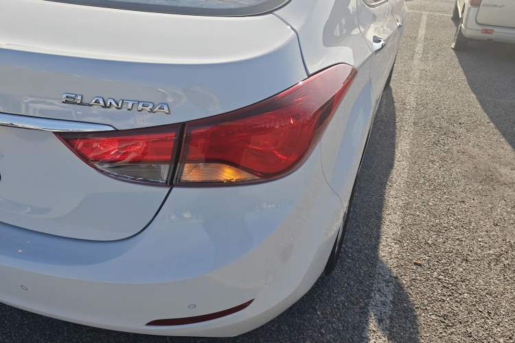 Used Hyundai Elantra (5th Generation / Langdong) 2016 1.6L Automatic Prestige Model