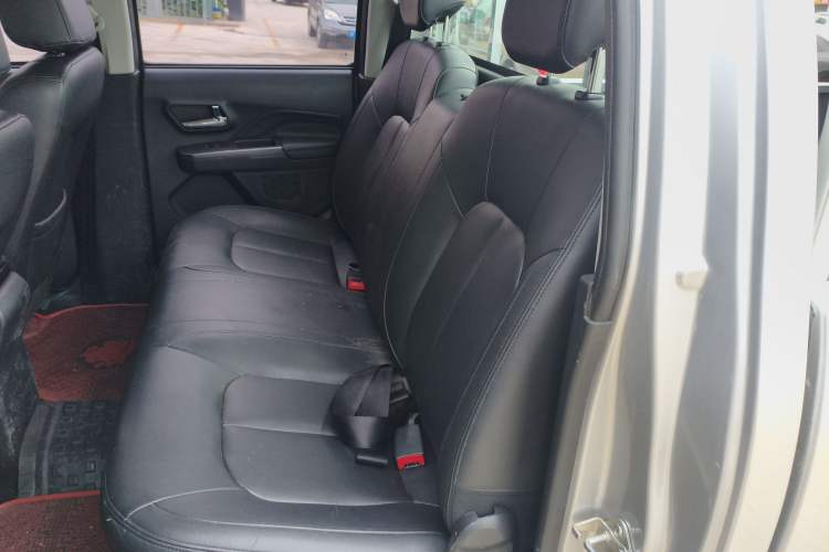 Used Great Wall Wingle 5 2017 2.0T European Version Diesel Two-Wheel Drive Advanced Large Double-Cab GW4D20E