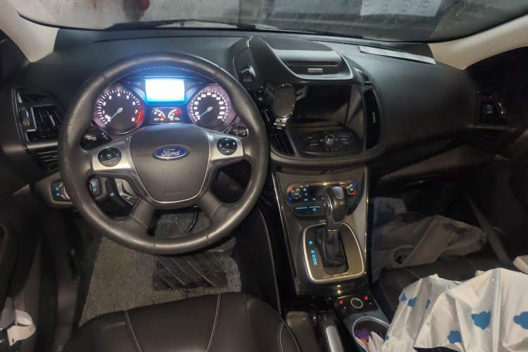 Used Ford Kuga 2015 2.0L GTDi Four-Wheel-Drive Sport Model