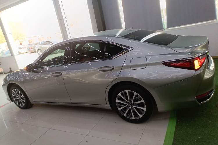 Used Lexus ES 2021 200 Excellence Edition