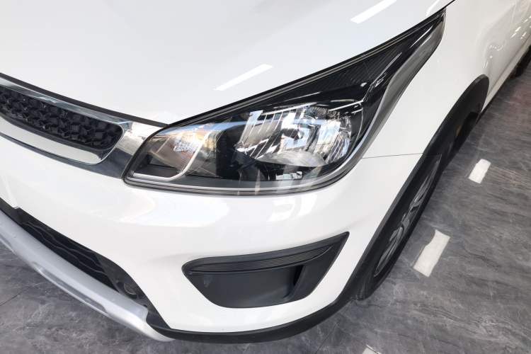 Used Kia KX Cross 2017 1.4L AT GLS Left Front Headlight