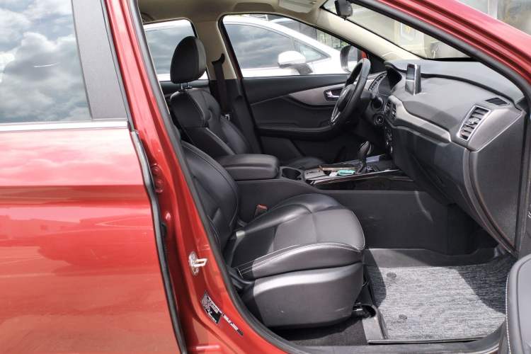 Used Dongfeng Fengon S560 2018 1.8L CVT Elite Model 7 Seats