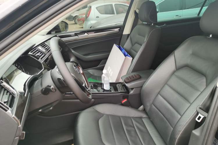 Used Volkswagen Phideon 2019 380TSI Two-Wheel Drive Business Edition China VI Standard
