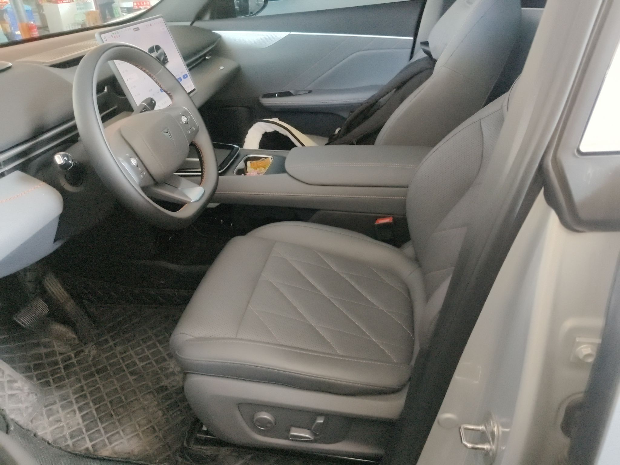 Переднее сиденье в автомобиле