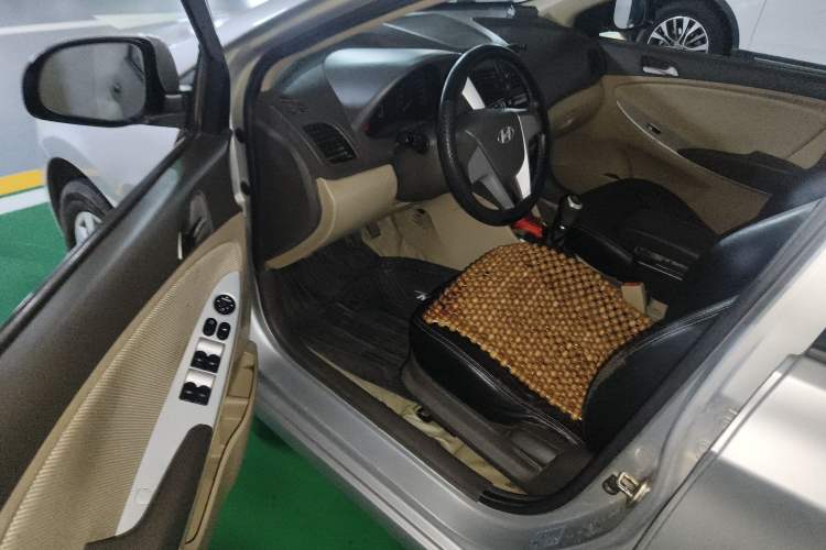 Used Hyundai Verna (older generation) 2010 Sedan 1.4L Manual Comfort GS
