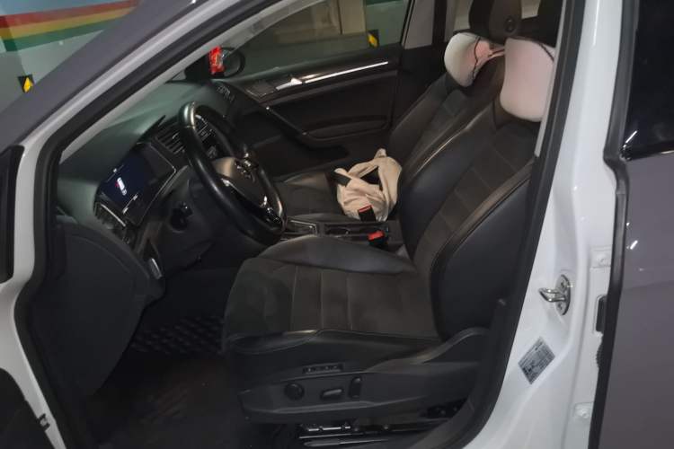 Used Volkswagen Golf 2019 280TSI DSG Luxury Version China VI Standard Left Front Seat