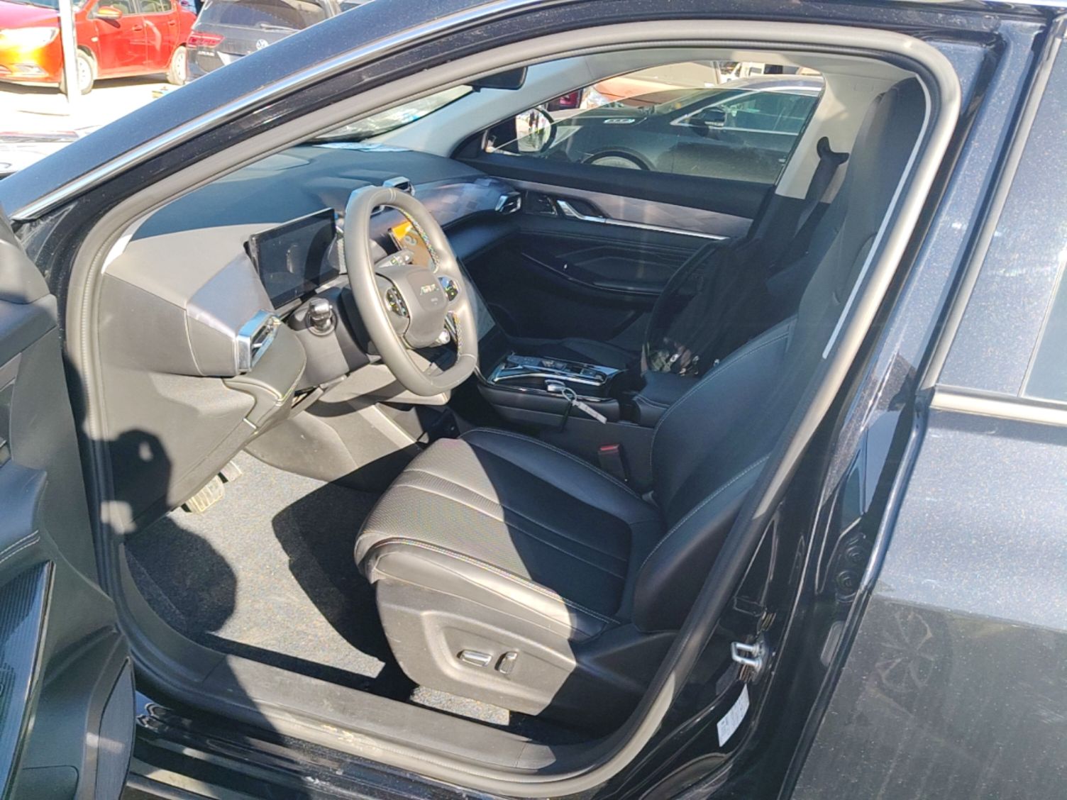 Dongfeng Aeolus Mage 2023 DH-i 1.5T Luxury Edition — снимка 17