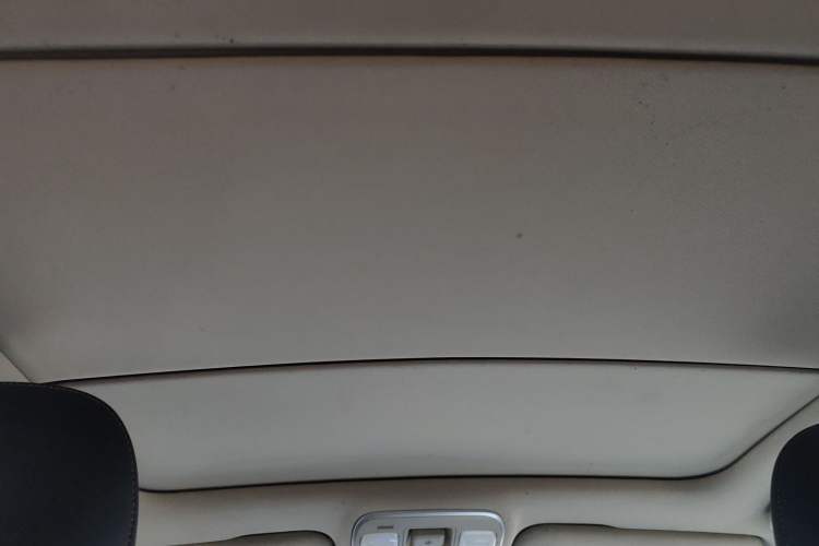 Used Geely Auto Emgrand GS 2017 Sport Edition 1.3T Automatic Smart Connectivity Model Headliner