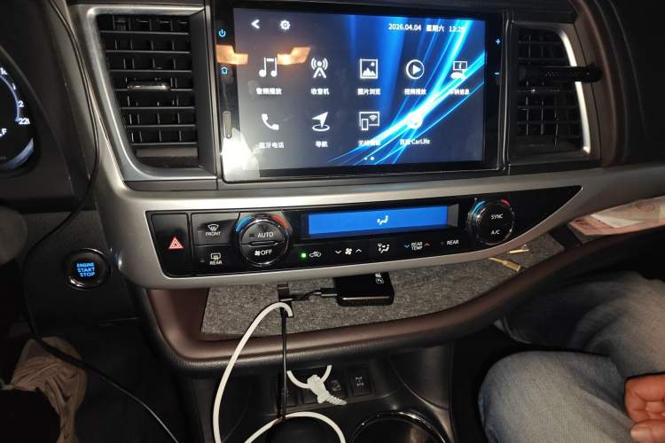 Used Toyota Highlander 2018 2.0T Four-Wheel Drive Prestige Version 7 Seats China V Emission Standard Audio And AC Panel