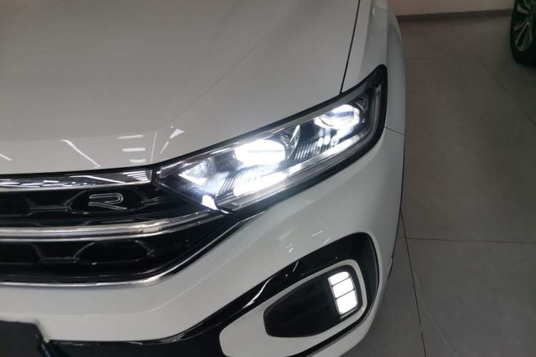 Used Volkswagen T-ROC 2024 300TSI DSG Two-Wheel-Drive Chen Guang Edition Left Front Headlight